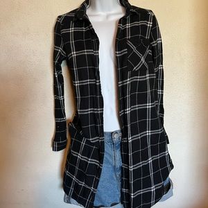 BLACK AND WHITE PLAID SHIRT!